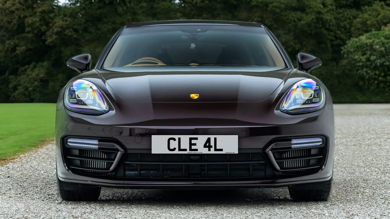 Car displaying the registration mark CLE 4L